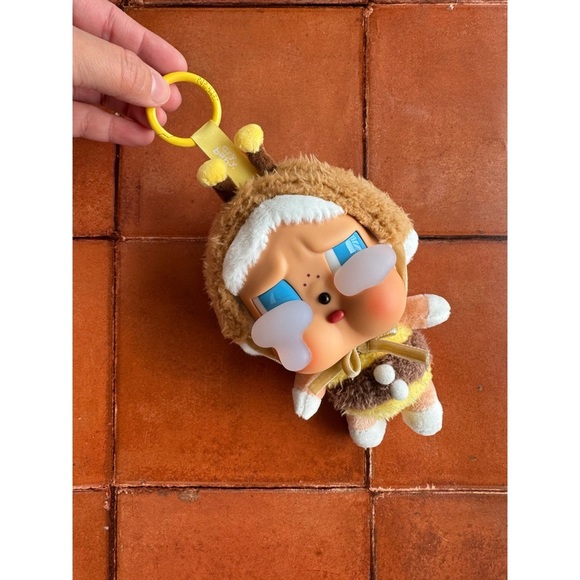 Authentic Pop Mart I’ll Bring You A Flower CRYBABY Crying Again Keychain Plush - Picture 2 of 12
